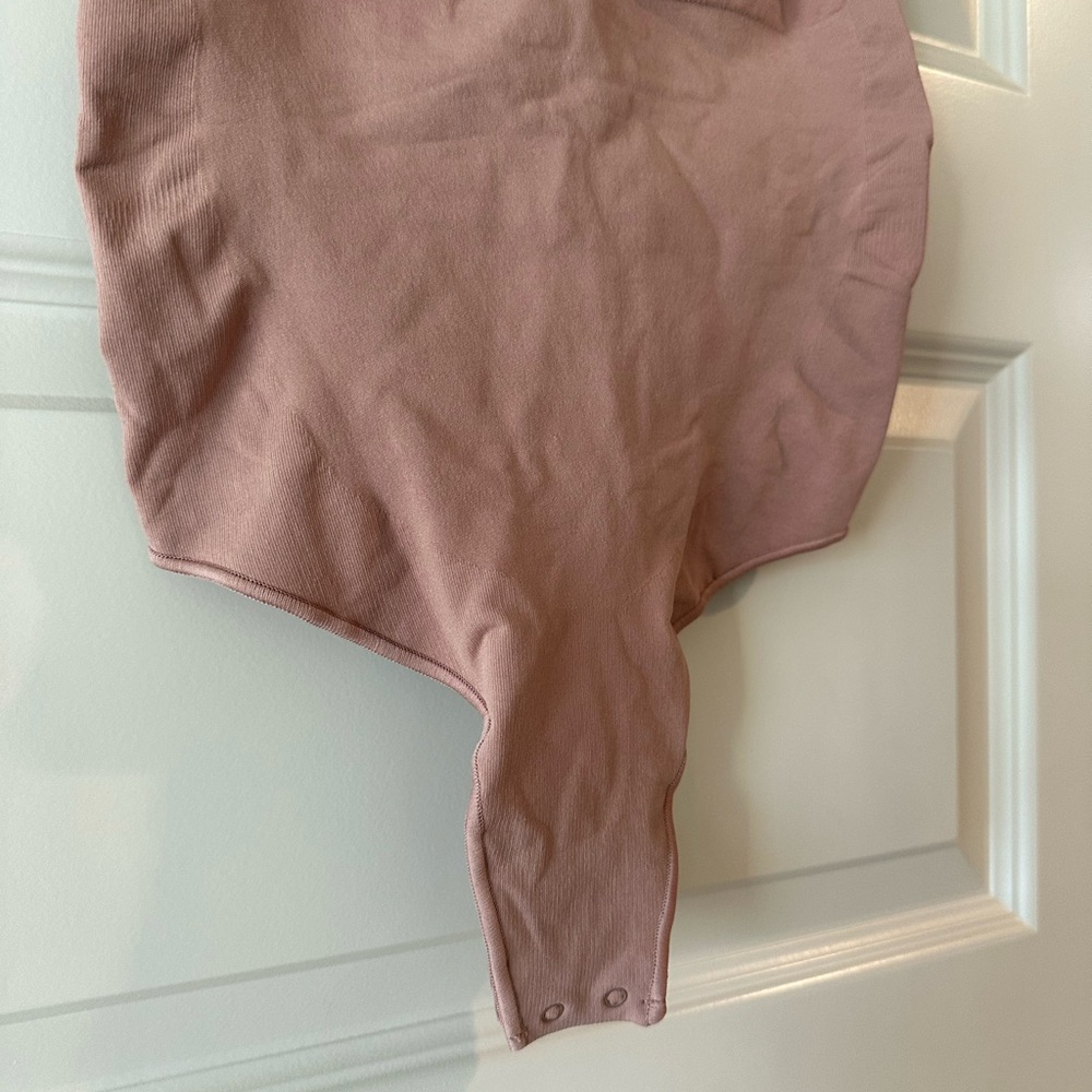 SKIMS Seamless Sculpted Thong Bodysuit w/ low back in Dark Nude - Picture 4 of 7